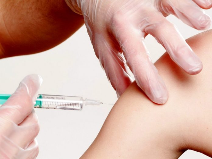 vaccination-2722937_1920