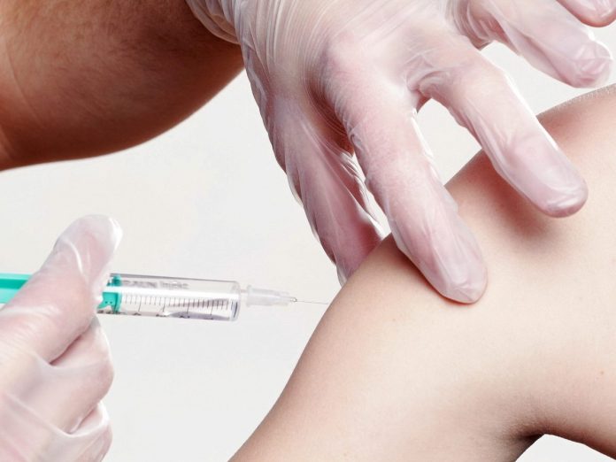 vaccination-2722937_1920