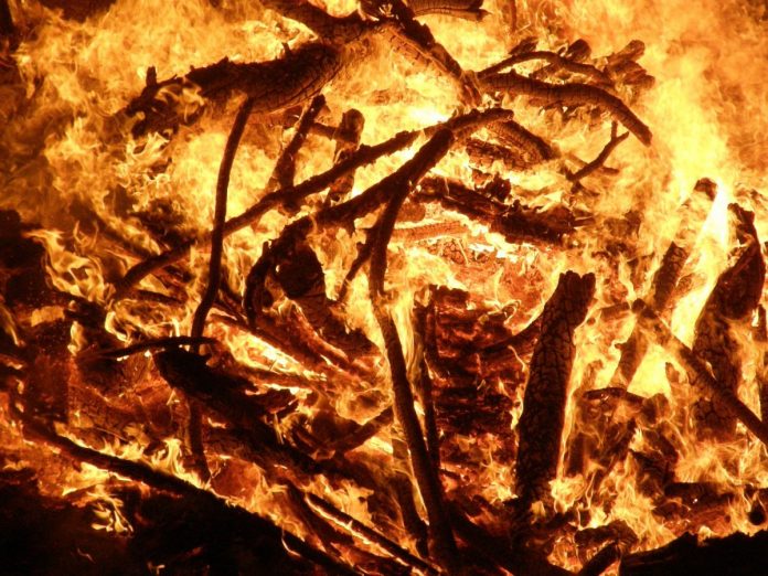 fire-2520557_1920