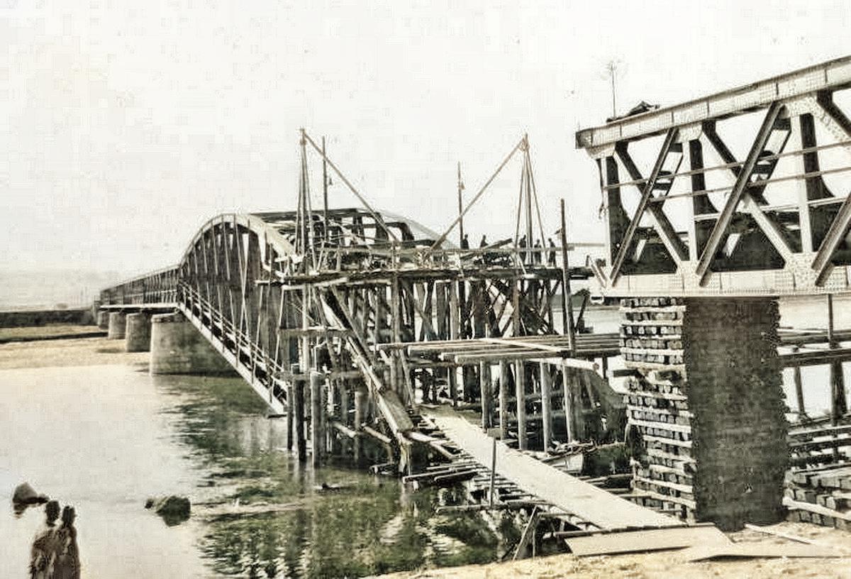 Púchov-železničný-most-1945-1200F
