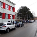 pred odberovým miestom sa tvorili dlhé niekoľko metrové rady