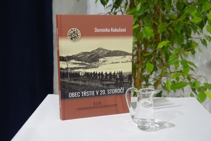 PN04 Kniha o obci Tŕstie 7759